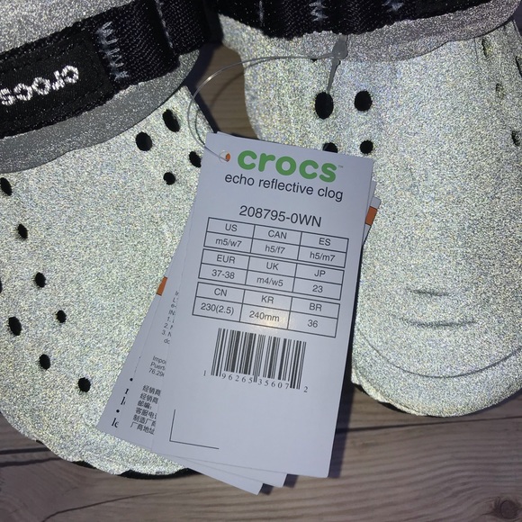 Crocs Echo Reflective Clog - Picture 16 of 16